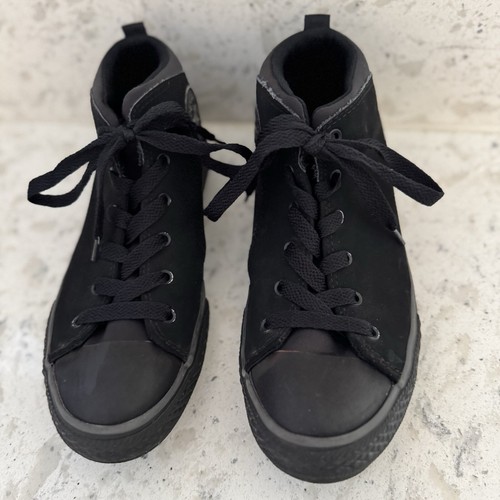 Sneakers alte Converse All Star tutte nere da esposizione taglia 5M