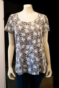 NWT Lularoe Disney Classic T Shirt Size S Classic Mickey Mouse vintage look - Picture 1 of 5
