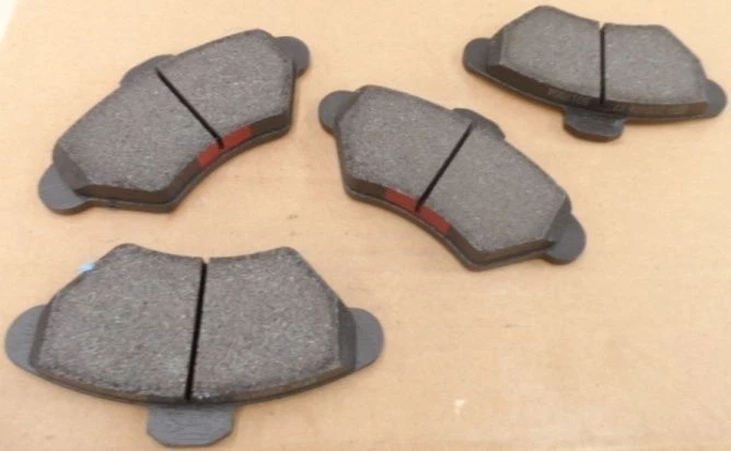 Pastillas de freno de disco delanteras Ford Thunderbird 1993-1997 OEM F6SZ-2001BB como nuevas Foto 1 de 1