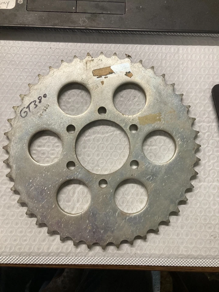 Nuevo de Lote Antiguo, Piñón Trasero, 44 Dientes, 530 Suzuki GT380, GS400, GS550, GT550 + más Foto 1 de 1