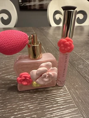 Victoria’s Secret Tease Flower Perfume 1.7oz y Perfume Rollerbar .23oz Foto 1 de 4