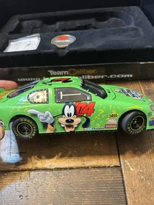 GOOFY 2004 DAYTONA Disney 500 TEAM CALIBER  1:24 Scale Limited Edition  - Picture 1 of 21