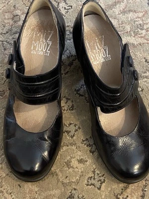 MIZ MOOZ Black Leather Mary Jane Heel Pumps EUR Sz 41 - Image 1 of 4