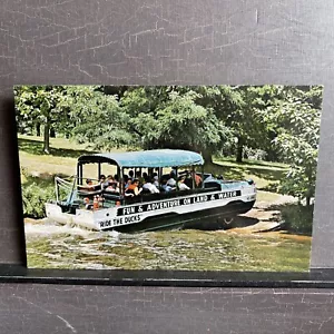 Wisconsin Dells Ente Tour Boot verlässt Lake Delton Vintage Postkarte - Bild 1 von 3
