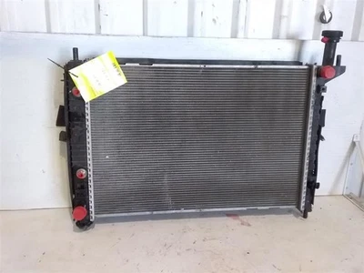 Radiador Buick Enclave 2008-2017 AT sin refrigeración de alta resistencia Foto 1 de 4