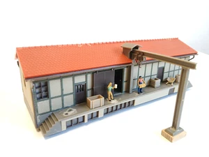H0 - Lagerhalle Güterschuppen Kran Figuren - Gebäude Häuser Haus ---- CK 1282 - Bild 1 von 10
