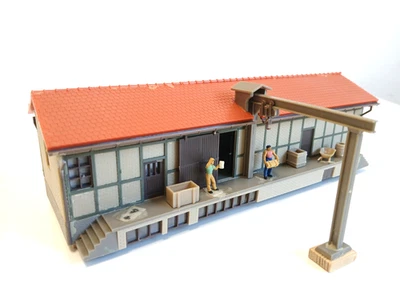 H0 - Lagerhalle Güterschuppen Kran Figuren - Gebäude Häuser Haus ---- CK 1282 - Bild 1 von 4