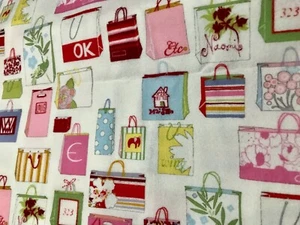SHOPPING BAGS ON WHITE COTTON FLANNEL FABRIC ONE YARD/APPAREL/QUILT/DOLL MAKING - Picture 1 of 4