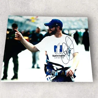 Foto autografiada 8x10 de Dale Earnhardt Jr NASCAR HOFer NATIONWIDE PIT ROAD WAVE Foto 1 de 2