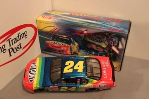 2000 Jeff Gordon Dupont 1/24 Action NASCAR Diecast - FREE SHIPPING! - Picture 1 of 1