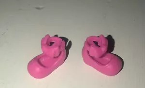 SCARPE BAMBOLA BARBIE KELLY CHELSEA ROSA SCURO FIOCCO CINTURINO ALLA CAVIGLIA MARY JANE SCARPE - Foto 1 di 5