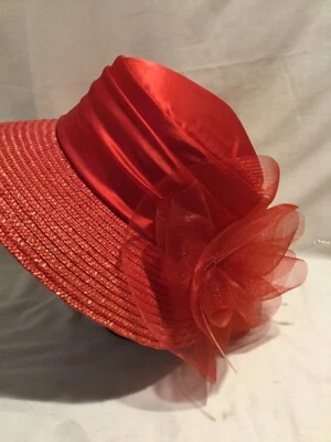 Red Straw and Satin Hat Large Brim Floral Mesh Accent - Imagem 1 de 4