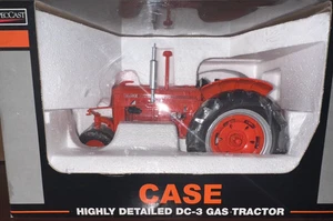 SpecCast 1/16 Case DC-3 Gas Classic Series Tractor ZJD-1510 #581* - Picture 1 of 2