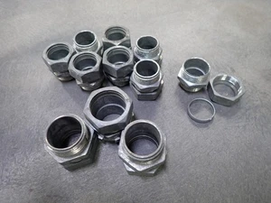 NEU MENGE (8) 3/4" + (3) 1" starre gewindelose Rohrverbinder - Bild 1 von 1