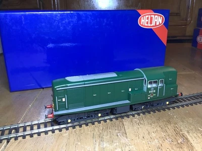 Heljan OO Gauge 1501 BR Green Class 15 Diesel Locomotive D8219 - image 1 of 4