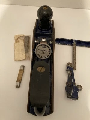 Paramo  No 10 Carpenters Plane Carpenters Tool With Spare Blades In Good Order - Image 1 of 4