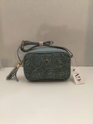 Cartera Bandolera Gloria Vanderbilt Azul Tooled Estilo Cámara Nueva con Etiquetas, Precio de venta sugerido por el fabricante $60.00 Foto 1 de 4