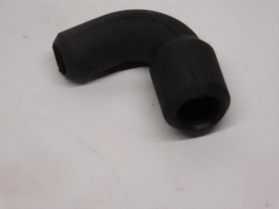 Crankcase Breather Hose    9146344 for VOLVO 850   1995-1997 - Image 1 of 1