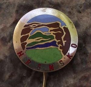 Antique Hrensko Rock Arch Formations Czechoslovakia Climbing Hiking Pin Badge - Picture 1 of 4