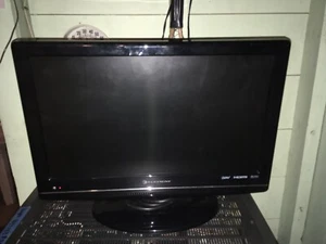 Nice 2009 Element TV Model ELCHS192 18" Screen - Picture 1 of 9