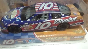 2004 SCOTT RIGGS " #10 GLOBE TROTTERS " 1:24 (ULTRA) RACING CHAMPIONS - Bild 1 von 3