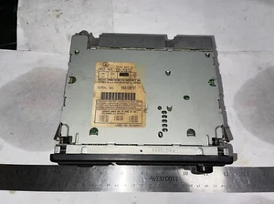 Mercedes Benz ML320 ML430 1998-1999 radio AM/FM A1638200286 - Imagen 1 de 8