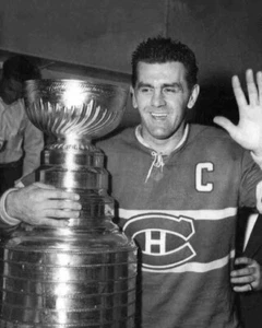 Maurice Richard Montreal Canadiens UNSIGNED 8x10 Photo (L) - Picture 1 of 1
