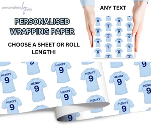 Rollo u hoja de papel de regalo de cumpleaños azul claro de fútbol personalizado - Imagen 1 de 1