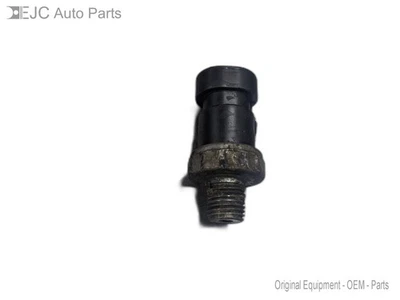 Engine Oil Pressure Sensor From 2000 Chevrolet Lumina  3.1 12635954 FWD - Image 1 of 4