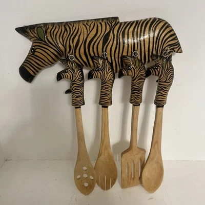 Soporte de utensilios de pared de madera primitivo hecho a mano cebra arte popular pintado a mano Foto 1 de 4