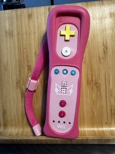 Princess peach Nintendo wii u Official Wii Nintendo Wii u Remote Controller - Picture 1 of 7