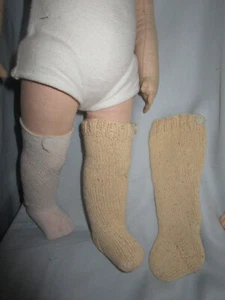 LANGE PUPPENSTRÜMPFE gestrickt - cremefarbig Sohlenlänge ca. 6-6,5 cm - Bild 1 von 4