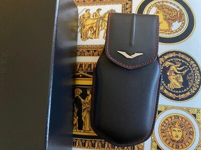 Vertu Ascent Ti Vertical Negro y Rojo Cuero de becerro Estuche Cinturón Lazo Hecho a Mano Foto 1 de 3