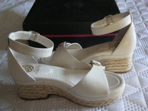 Vince Camuto Damen-Sandale verstellbarer Keilabsatz 9,5 M Schuh – meterware - Bild 1 von 8