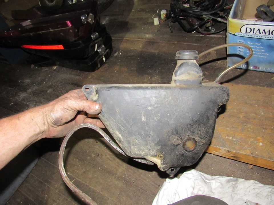 Kawasaki Ke250 1978 depósito de botella de tanque de aceite Foto 1 de 1