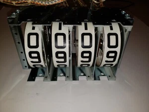 Gottlieb EM Pinball Score Reel Set (Four Units Round Style) + Bracket - Picture 1 of 12