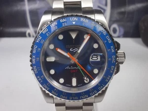 CUSTOM SEIKO 5 SPORTS GMT DATE AUTOMATIC MEN'S WATCH NH34A 'BLUE' - Picture 1 of 12