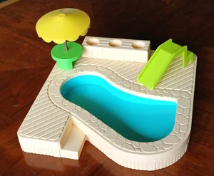 Vintage Fisher Price Little People Schwimmbad, Rutsche, Tisch & Schirm 1986 - Bild 1 von 4