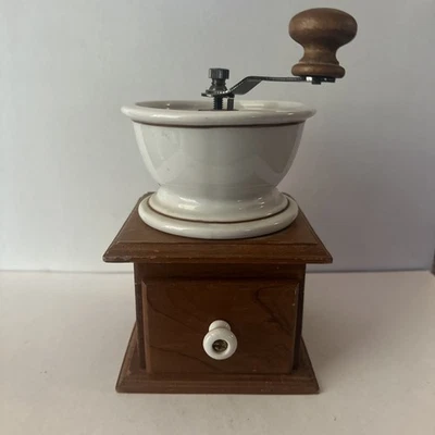 Molinillo de café manual de madera blanco de colección porcelana Teleflora 1982 KL años 80 usado en excelente estado Foto 1 de 4