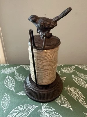 Отдельно стоящий чугунный держатель-стойка Twine Yute для рукоделия 8 дюймов x 5 дюймов коричневый - Изображение 1 из 4