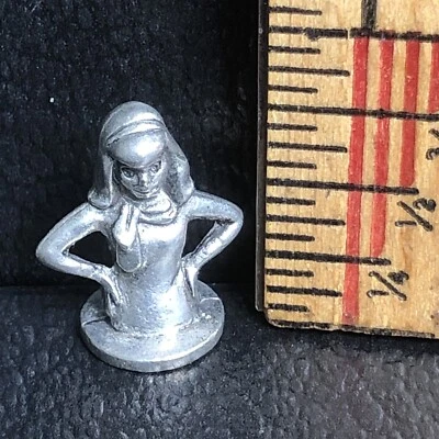 Monopoly Scooby-Doo Daphne Blake Metal Player Piece Pewter Rare 3/4” Collector’s - Image 1 of 2
