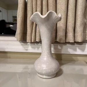 Shawnee Pottery 9" Vase Ruffle Rim With White Splatter Over Ivory Color US - Picture 1 of 8