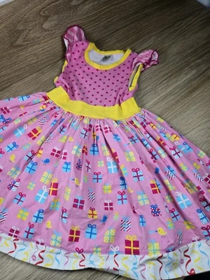 Vestido de Aniversário Chris n Missy Meninas Tamanho 5 Feliz Aniversário -Botique - 🎁 - Pássaros - Imagem 1 de 4