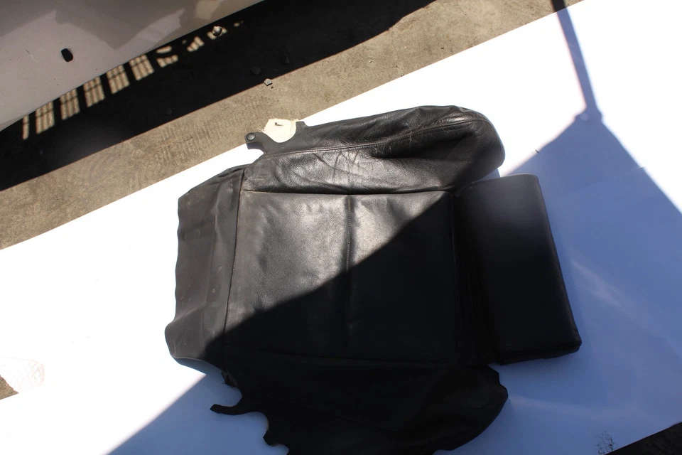 2004-07 BMW 530i 5 SERIES FRONT RIGHT SEAT LEATHER BOTTOM R3315 - Image 1 of 4