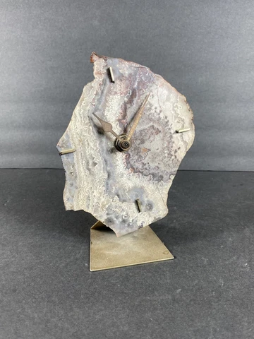 Live Edge Style Geoide Stone Crystal Clock - Agate Gemstone Crystals Cover