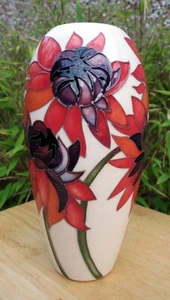 Moorcroft RUBY RED Vase Shape 101/7 Retail Price £380 Chrysanthemum Emma Bossons - Picture 1 of 12