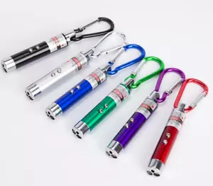 MINI LASER PORTACHIAVI 3 IN 1 TORCIA LED + ULTRAVIOLETTO + LASER ROSSO CON CLIP - Foto 1 di 9