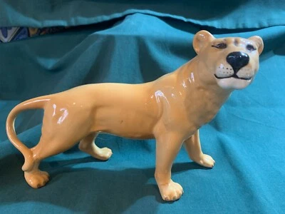 VINTAGE BESWICK Lioness – Facing right  MODEL 2097 - image 1 of 4