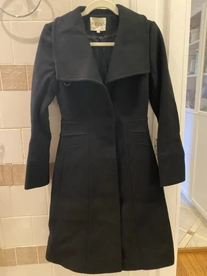 Reiss Angel Coat ASO Kate Middleton, Princess Of Wales, Size Small Black - Image 1 of 4