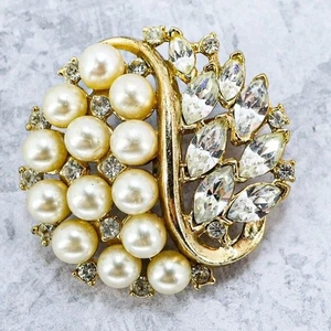 Vintage Crown Trifari Goldtone Faux Pearls Rhinestones Round Brooch 1.5” - Picture 1 of 5